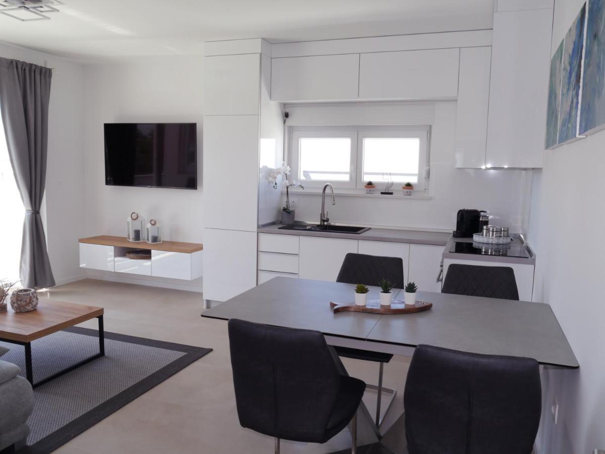 Apartamento Nova Excellence Novalja Exterior foto